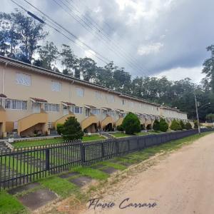 CASA CONDOMINIO FECHADO