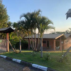 CASA CONDOMINIO FECHADO