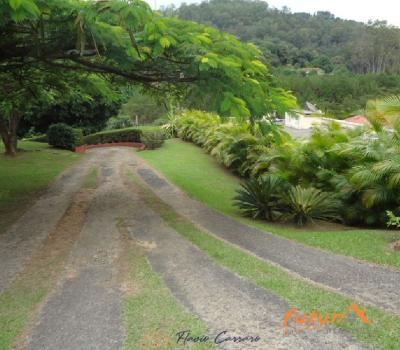 TERRENO EM CONDOMINIO FECHADO