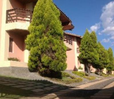 CASA EM CONDOMÍNIO FECHADO 