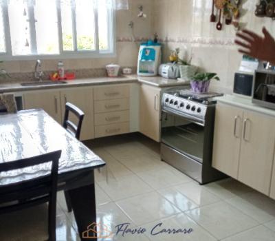 CASA EM CONDOMÍNIO FECHADO