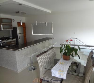 CASA EM CONDOMÍNIO FECHADO