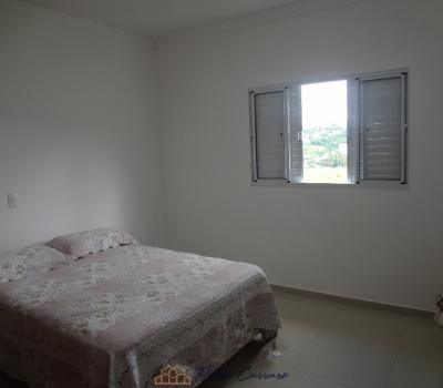 CASA EM CONDOMÍNIO FECHADO