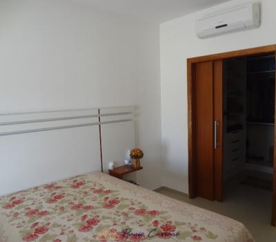 CASA EM CONDOMÍNIO FECHADO