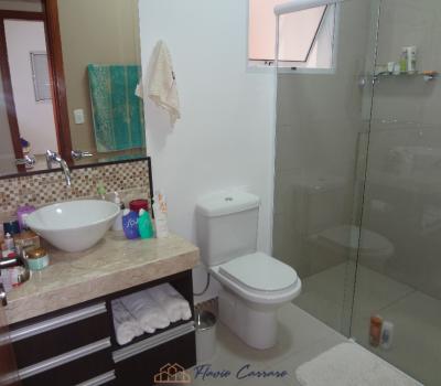 CASA EM CONDOMÍNIO FECHADO