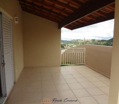 CASA EM CONDOMÍNIO FECHADO