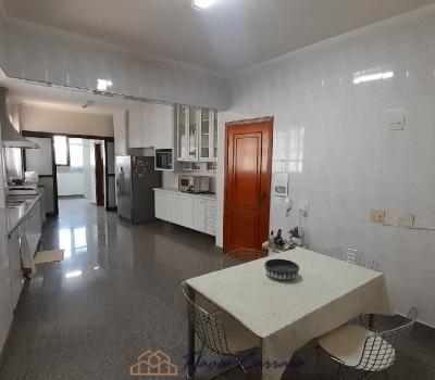 APARTAMENTO PRÓXIMO AO CENTRO