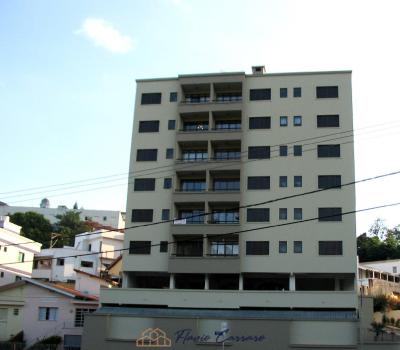 APARTAMENTO PRÓXIMO AO CENTRO