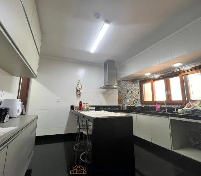 CASA PRÓXIMO AO CENTRO