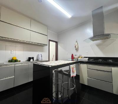 CASA PRÓXIMO AO CENTRO