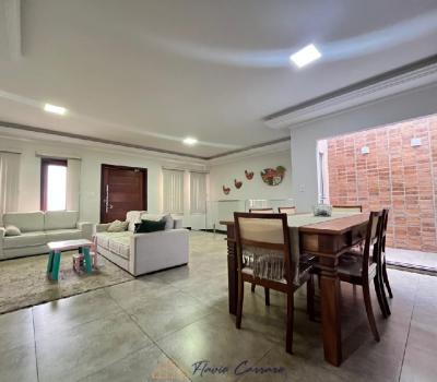 CASA PRÓXIMO AO CENTRO