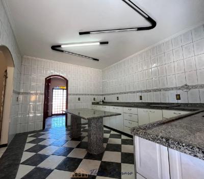 APARTAMENTO PRÓXIMO AO CENTRO