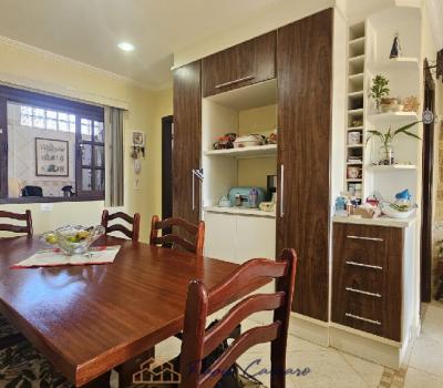 CASA EM CONDOMÍNIO FECHADO 