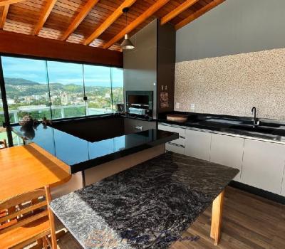 CASA PRÓXIMO AO CENTRO