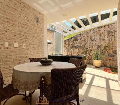 CASA CONDOMINIO FECHACO
