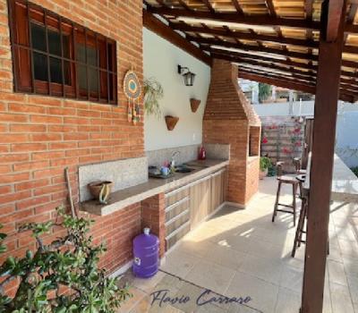 CASA PRÓXIMO AO CENTRO