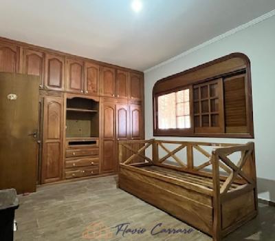 CASA PRÓXIMO AO CENTRO