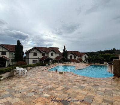 CASA CONDOMINIO FECHACO