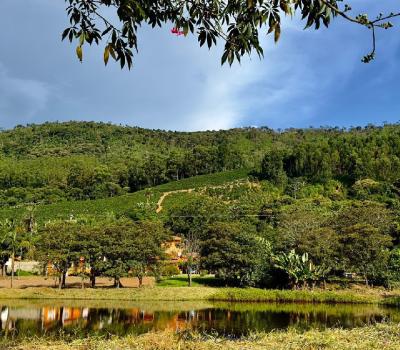 SITIO EM SERRA NEGRA-SP