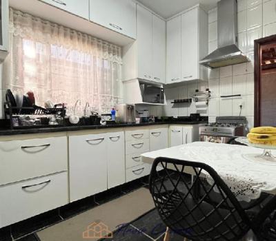 CASA PRÓXIMO AO CENTRO