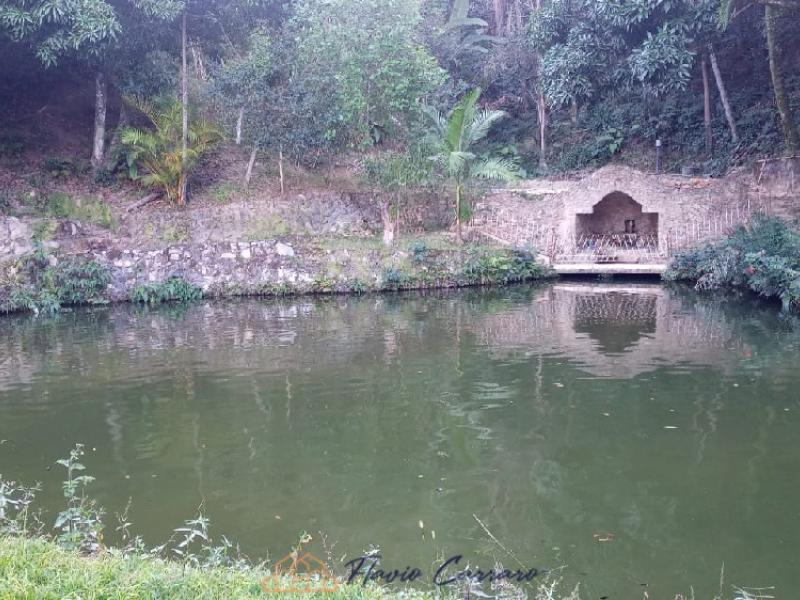 CHÁCARA EM SERRA NEGRA