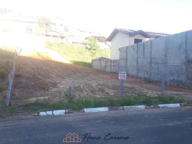 TERRENO PRÓXIMO AO CENTRO
