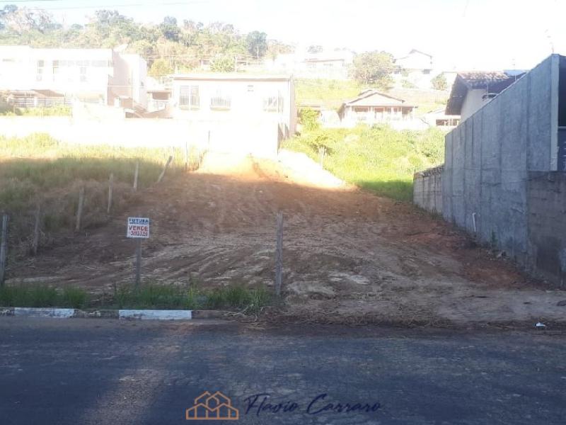 TERRENO PRÓXIMO AO CENTRO