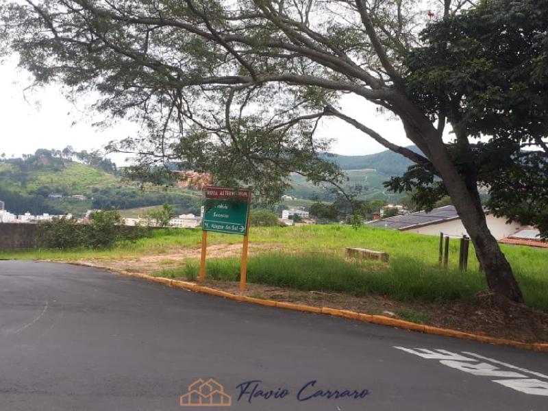 TERRENO PRÓXIMO AO CENTRO