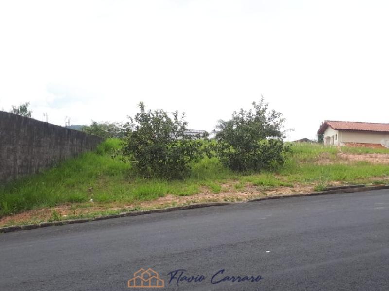 TERRENO PRÓXIMO AO CENTRO