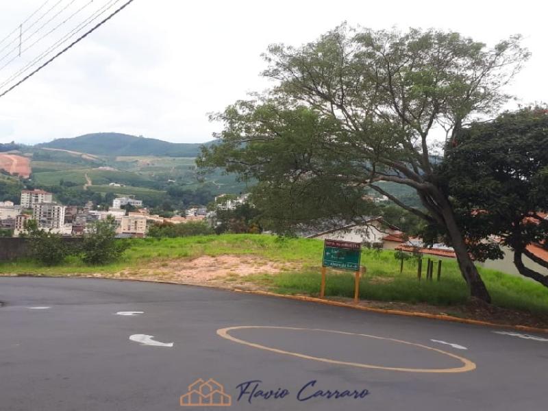 TERRENO PRÓXIMO AO CENTRO