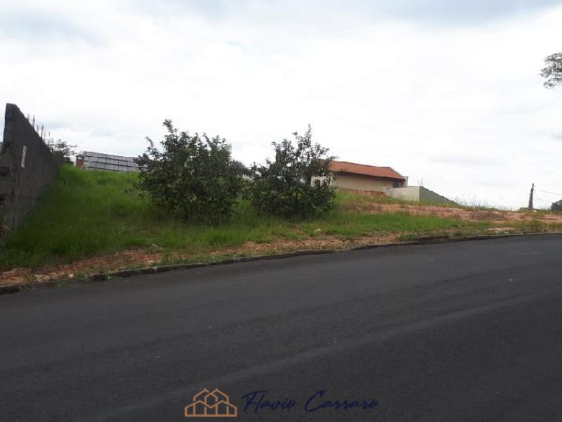 TERRENO PRÓXIMO AO CENTRO