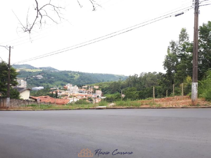 TERRENO PRÓXIMO AO CENTRO