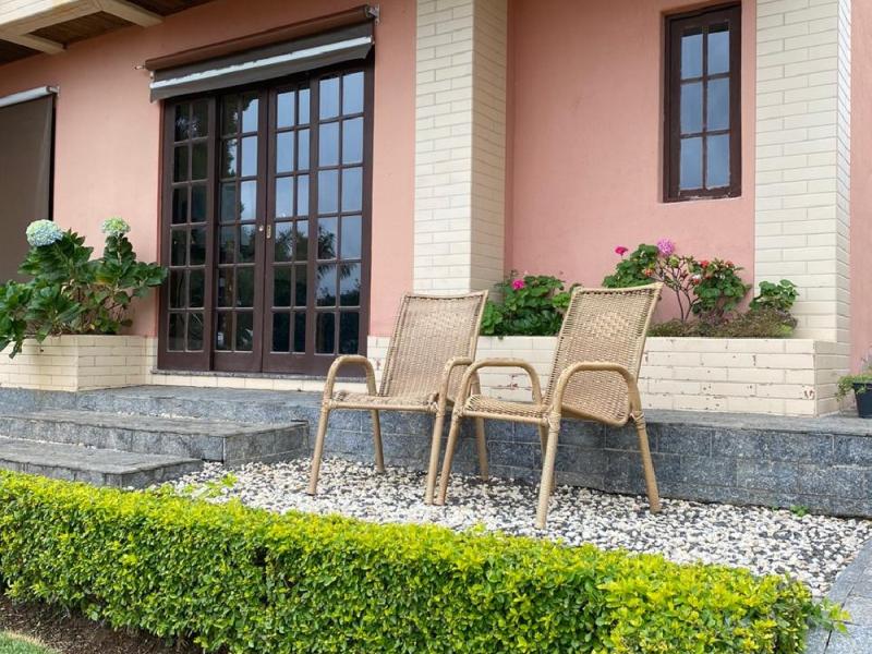 CASA EM CONDOMÍNIO FECHADO 