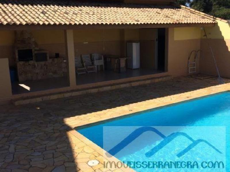 CASA EM CONDOMÍNIO FECHADO 