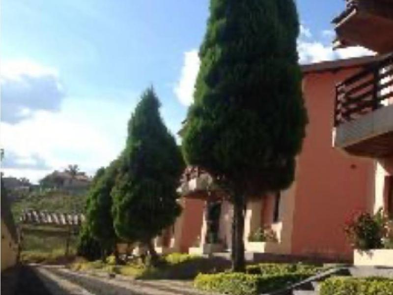 CASA EM CONDOMÍNIO FECHADO 