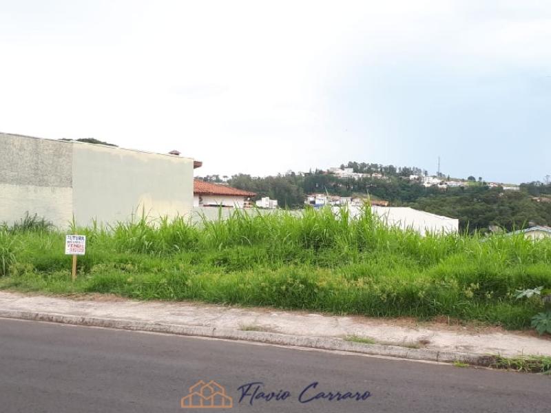EXCELENTE TERRENO PRÓXIMO AO CENTRO