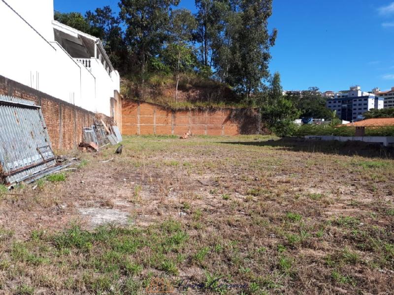 EXCELENTE TERRENO CENTRAL