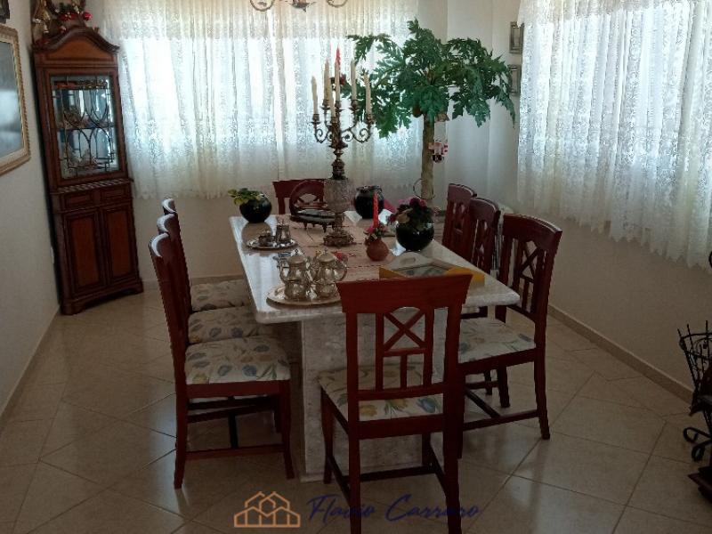 CASA EM CONDOMÍNIO FECHADO