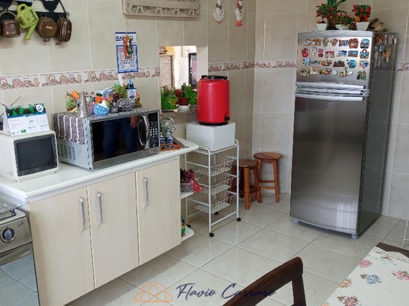 CASA EM CONDOMÍNIO FECHADO