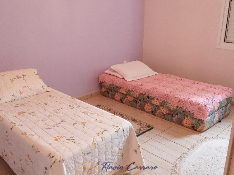 CASA EM CONDOMÍNIO FECHADO
