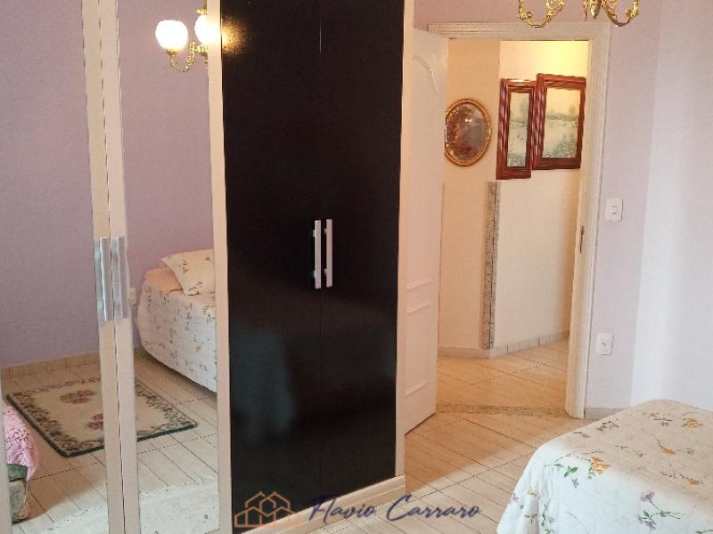 CASA EM CONDOMÍNIO FECHADO