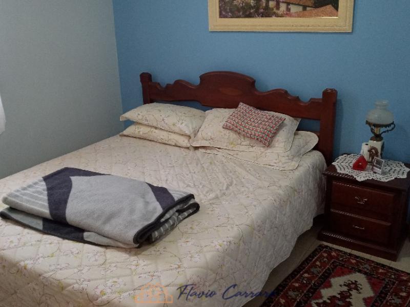 CASA EM CONDOMÍNIO FECHADO