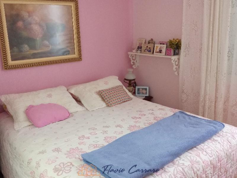 CASA EM CONDOMÍNIO FECHADO