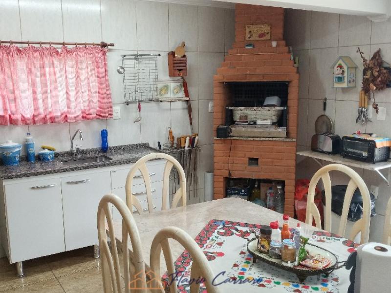 CASA EM CONDOMÍNIO FECHADO