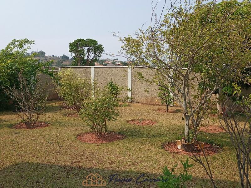 CASA EM CONDOMÍNIO FECHADO