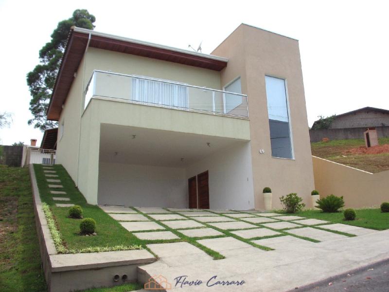 CASA EM CONDOMÍNIO FECHADO