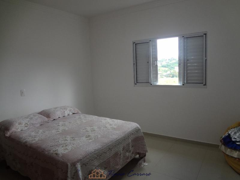 CASA EM CONDOMÍNIO FECHADO