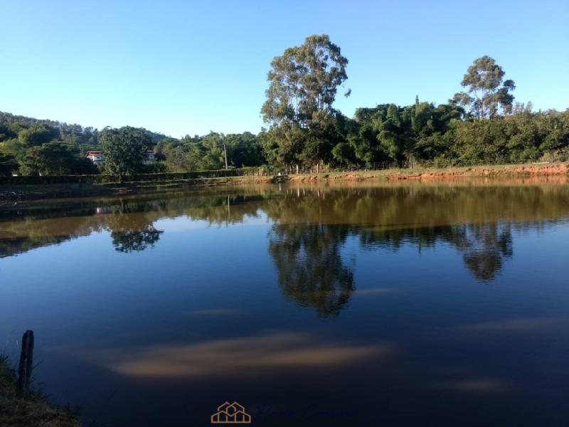 SITIO EM SERRA NEGRA-SP