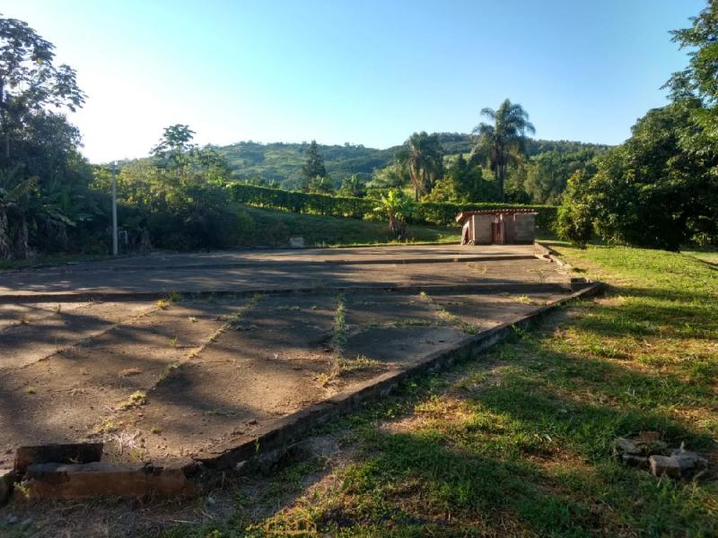 SITIO EM SERRA NEGRA-SP