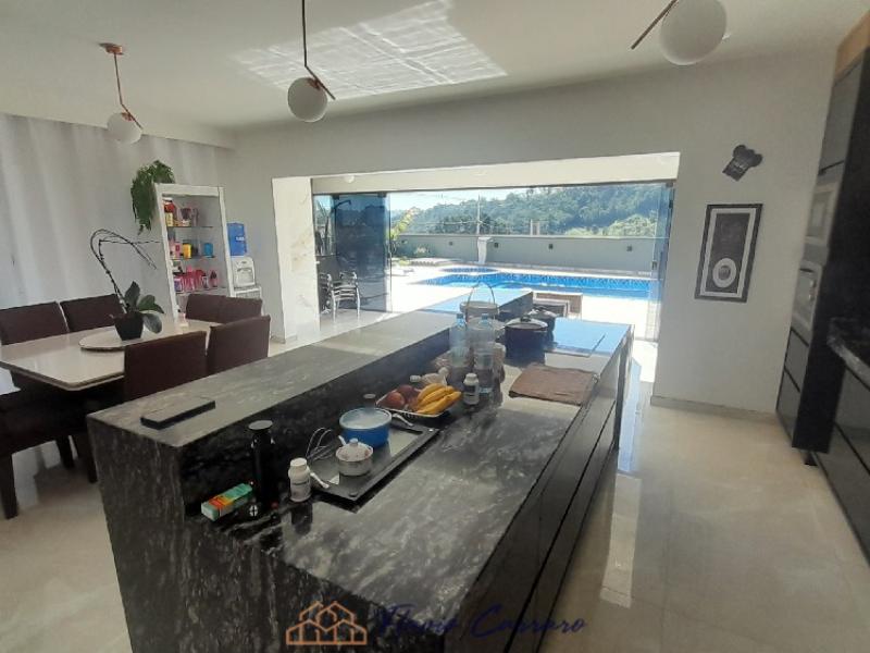 CASA PRÓXIMO AO CENTRO